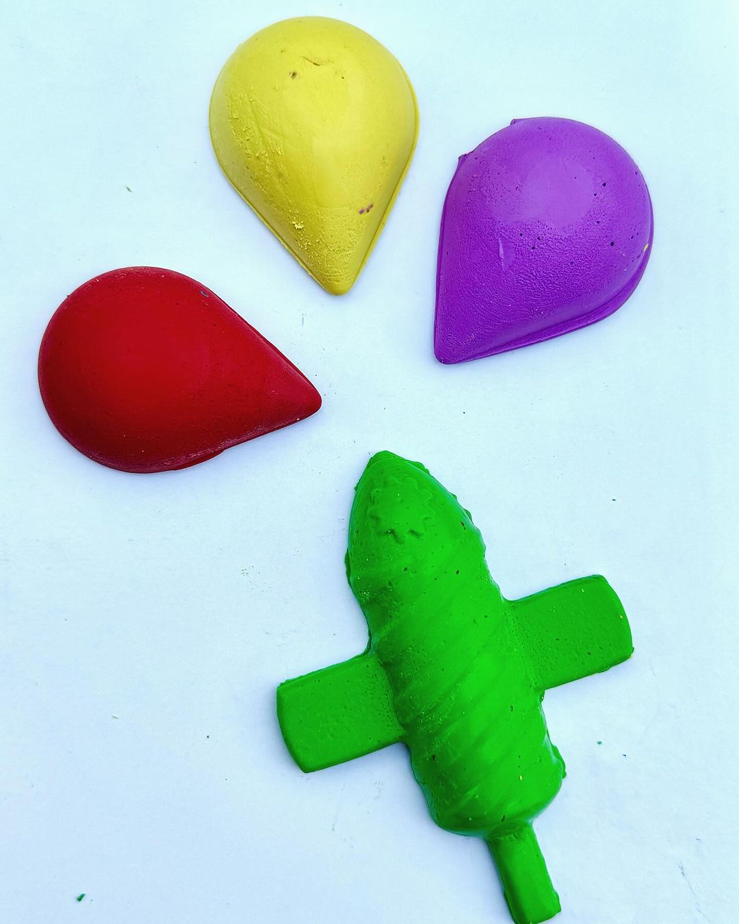 Holi Theme Based Crayon Set of 12 - Kee&Ka