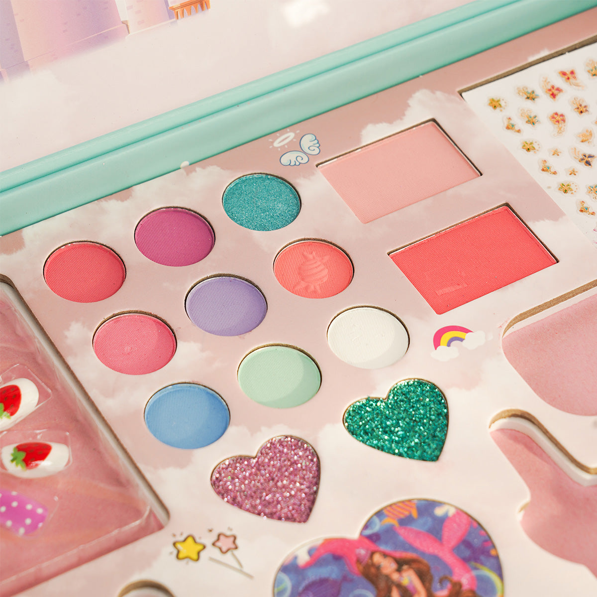 28 Pieces Make Up & Accessory Kit - Kee&Ka